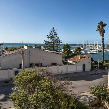 Siciliacasevacanze - Marina Domus 82 Hébergement de vacances *